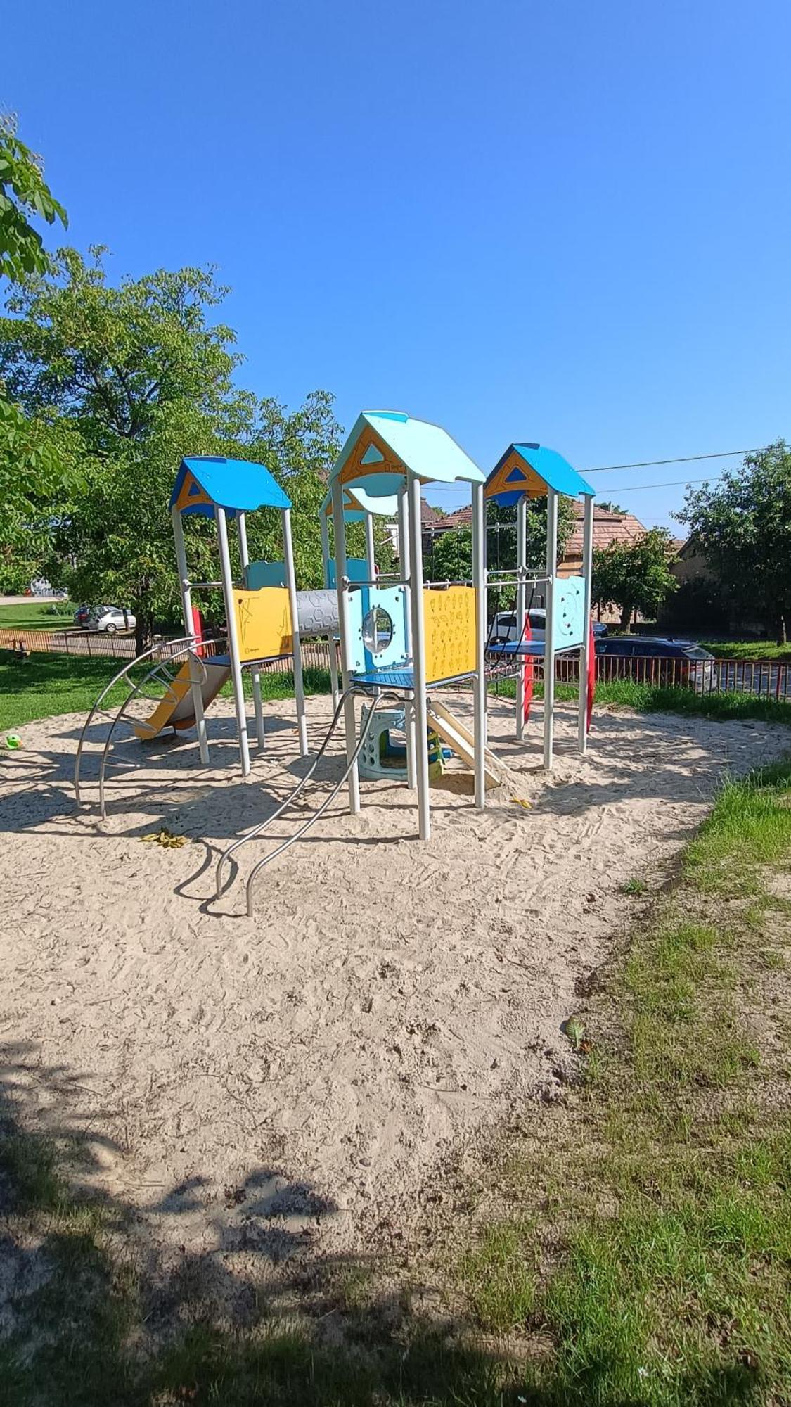 Bike Stop Duna Dunaszentmiklós 外观 照片